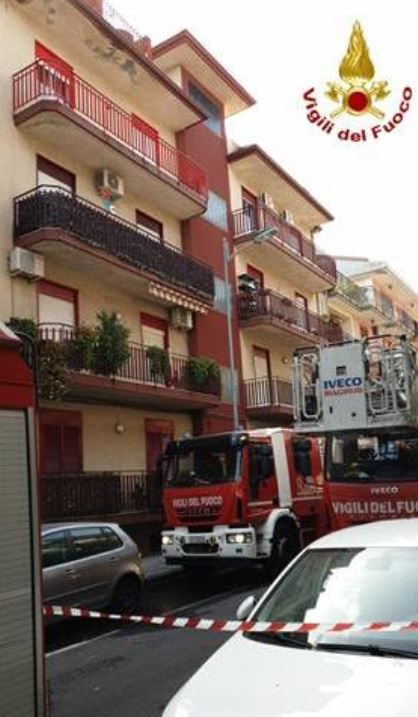 Incendio Aci San Filippo