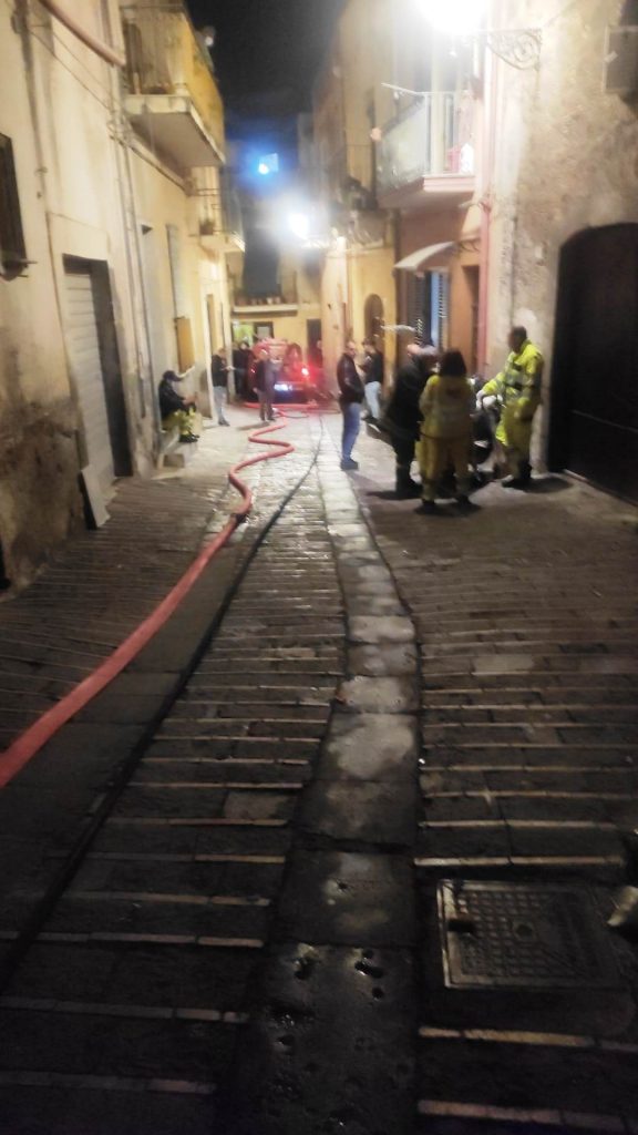 L'incendio di Adrano