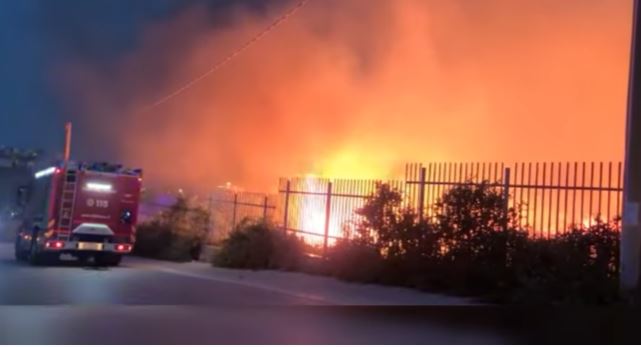 La zona dell'incendio nei pressi dell'ospedale di Sciacca