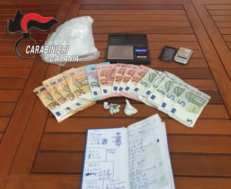 Droga e soldi sequestrati a Biancavilla