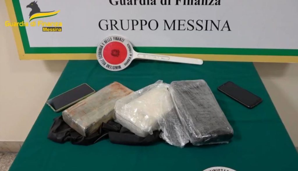 La droga sequestrata a Messina