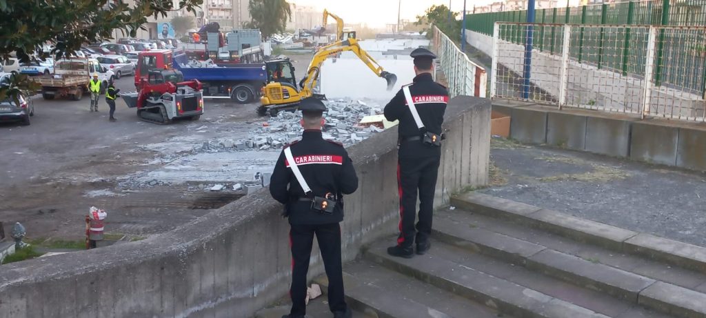 Le operazioni di demolizione di autorimesse a Librino