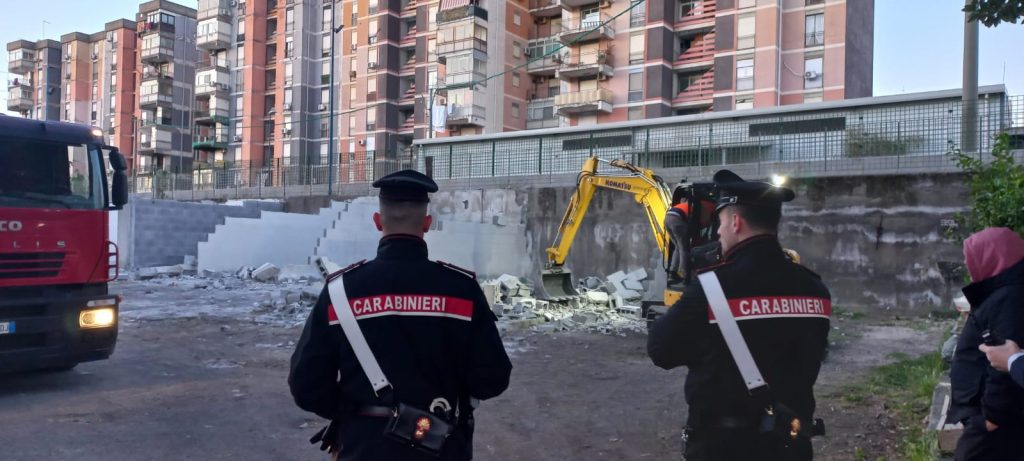 Le operazioni di demolizione di autorimesse a Librino
