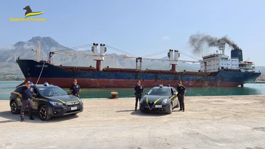 La nave Plutus sotto sequestro a Termini Imerese
