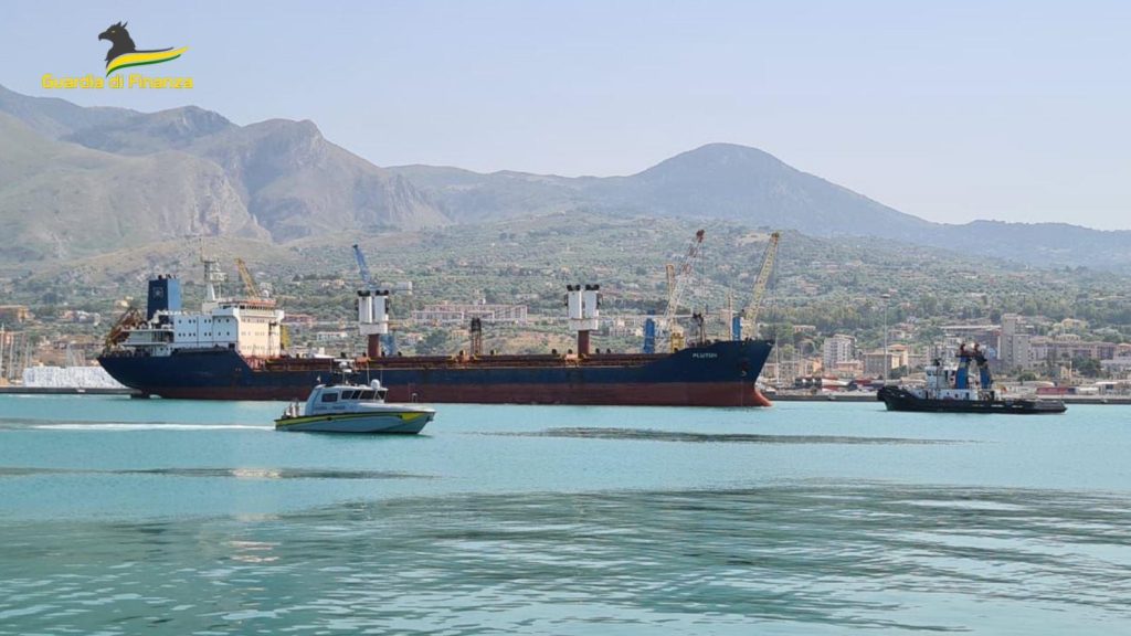 La nave Plutus sotto sequestro a Termini Imerese