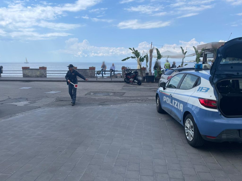 Aci Castello, Aci Trezza ed Acireale, controllo straordinario del territorio della Polizia