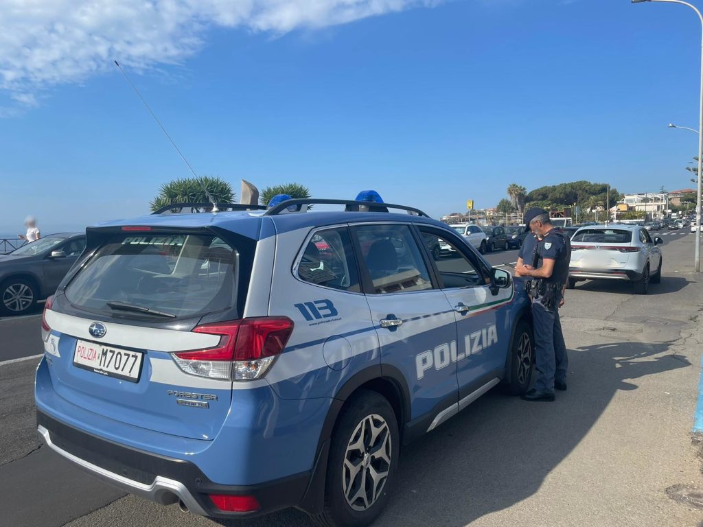 Aci Castello, Aci Trezza ed Acireale, controllo straordinario del territorio della Polizia