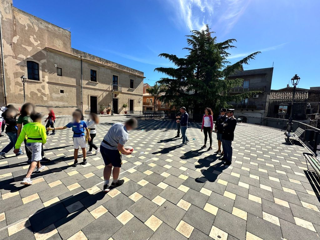 Incontro tra il X Reparto mobile di Catania e gli studenti dell'istituto “Don Bosco” di Santa Maria di Licodia