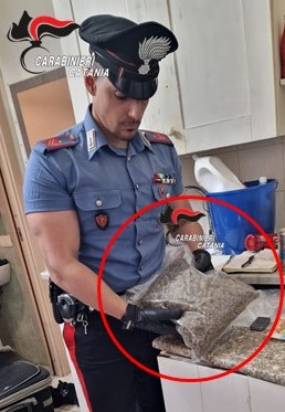 La droga sequestrata nel rione San Cocimo