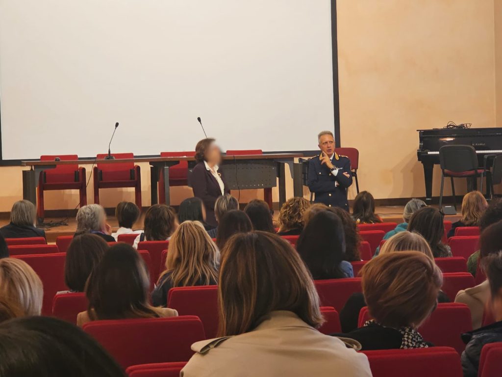 L'intervento del primo dirigente della Polizia di Stato, Marcello La Bella