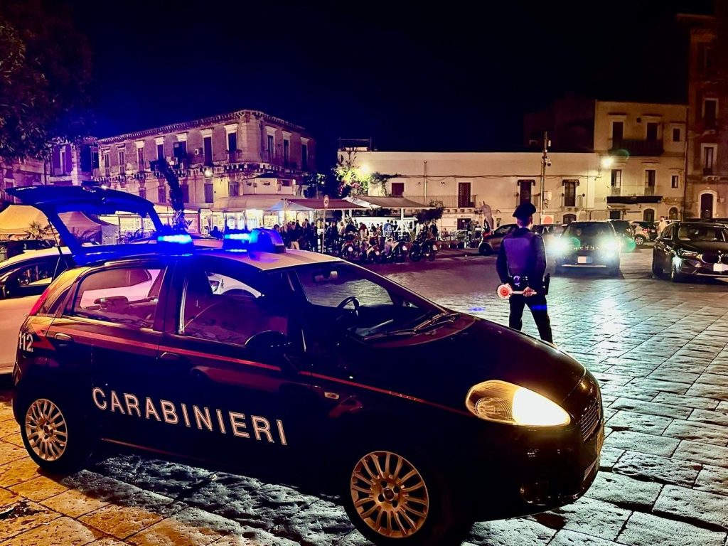 Movida catanese, controlli interforze su attività commerciali e parcheggiatori abusivi