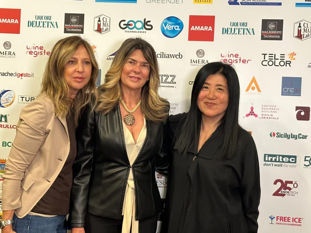 Raffaella Schirò, Elvira Amata, Stevie Kim