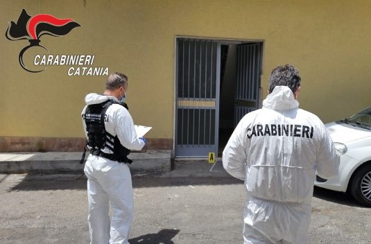 I rilievi dei Carabinieri dopo il tentato omicidio