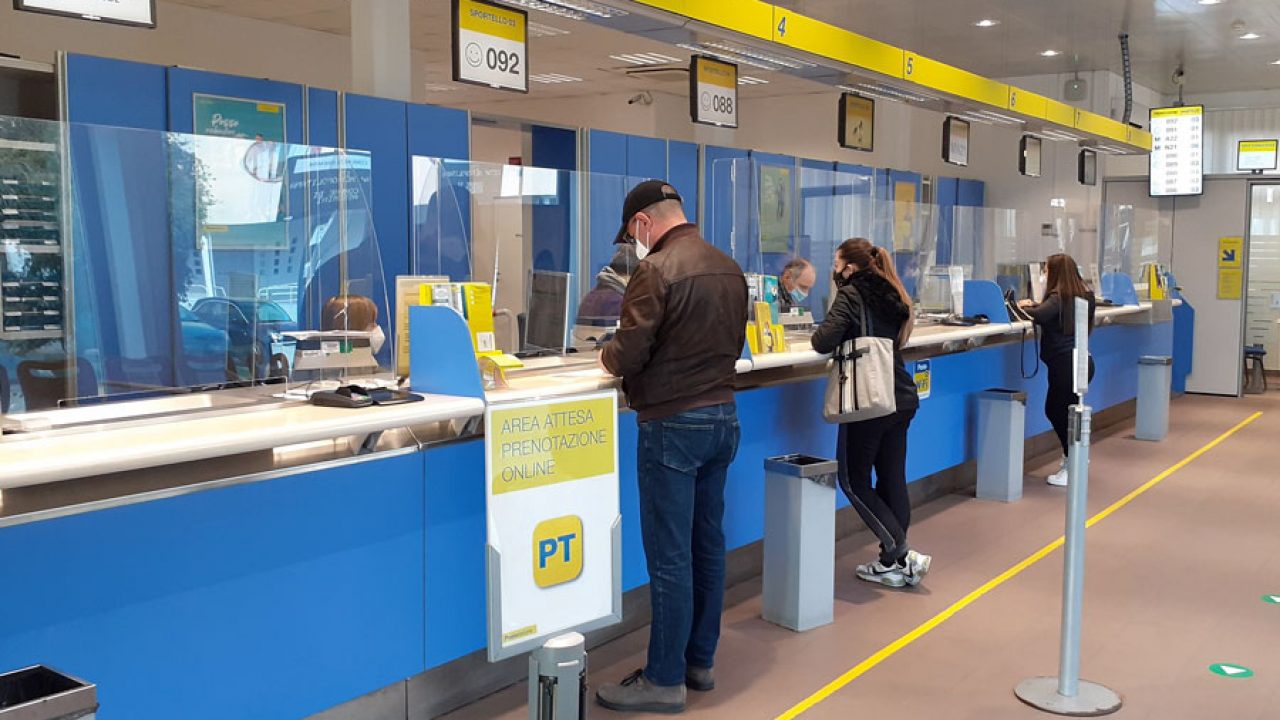 Truffe: falsa mora su bollettini postali, sospeso impiegato