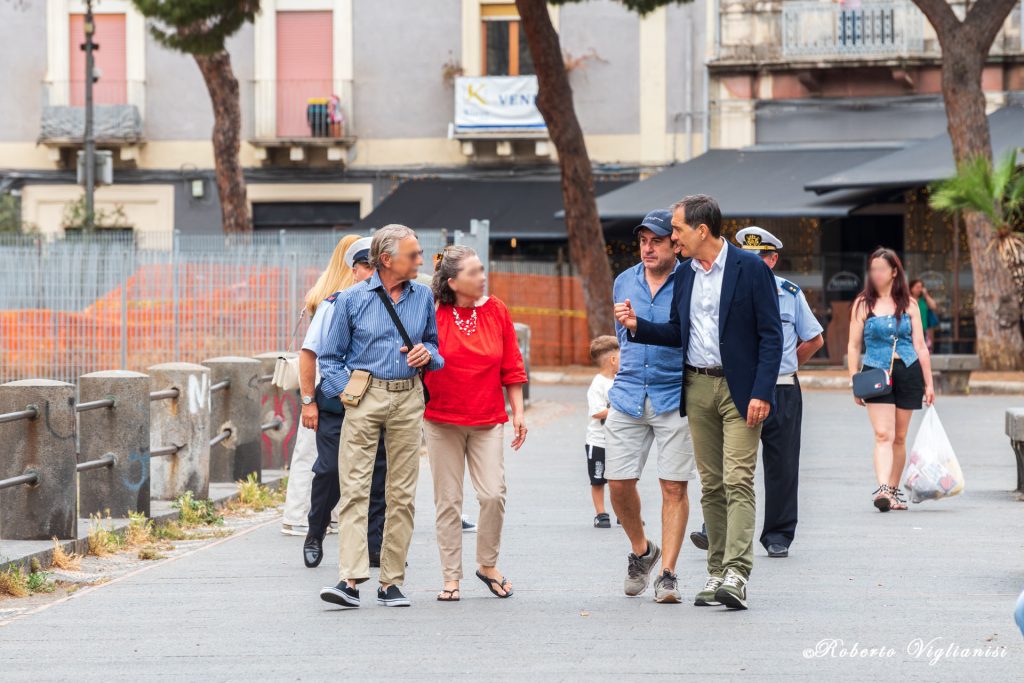 Castello Ursino, attivata l’area pedonale, sopralluogo del sindaco Trantino