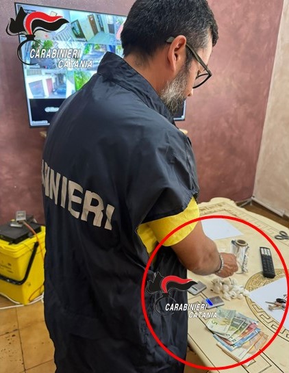 Il materiale sequestrato ai pusher