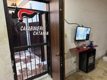 Sgominato covo di pusher in un appartamento del Pigno, arrestati tre spacciatori