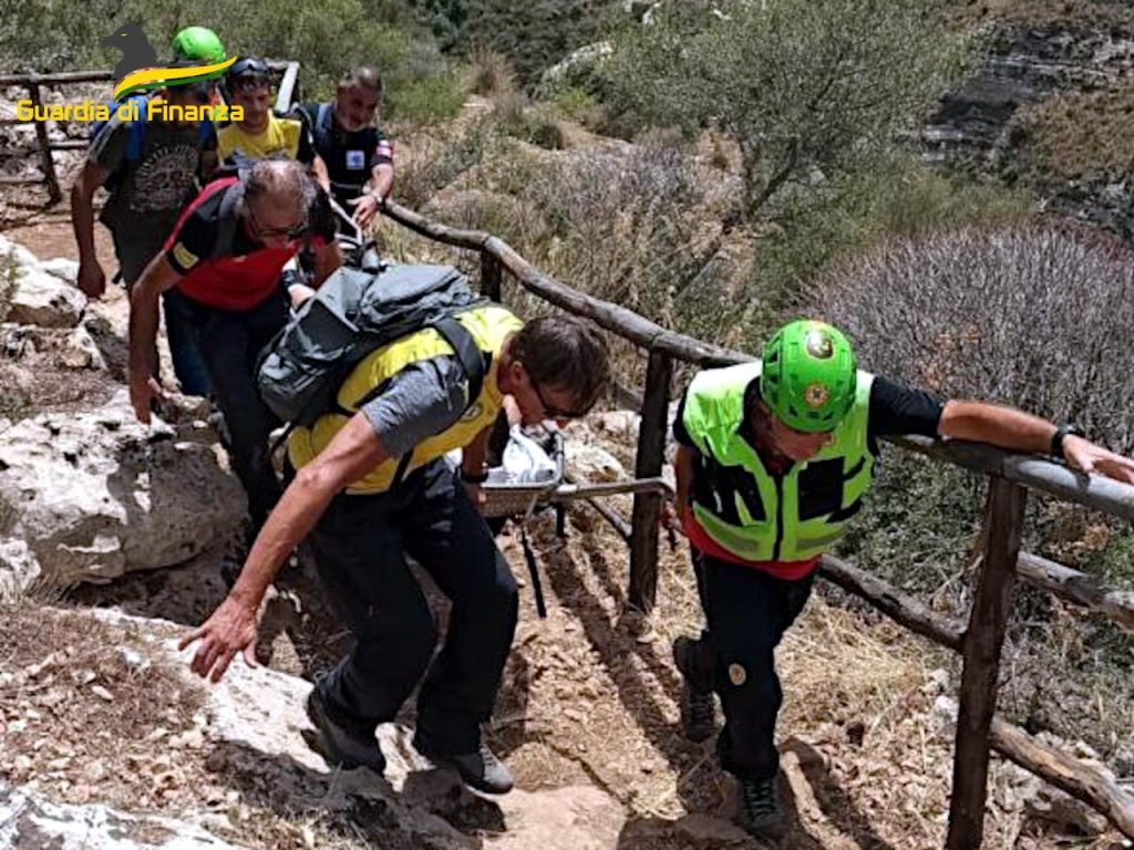 Gdf Catania, soccorsa un’escursionista rimasta infortunata 