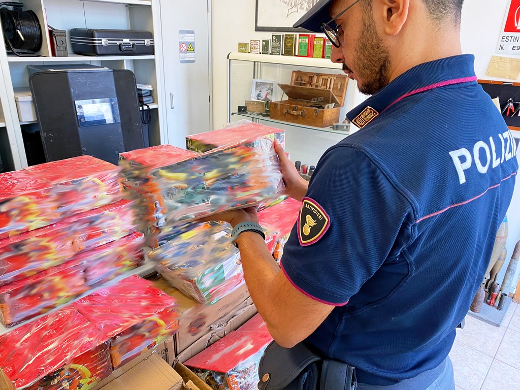 I fuochi d'artificio sequestrati dalla Polizia