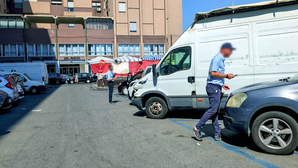 Sosta selvaggia, intervento Polizia locale Catania e ausiliari