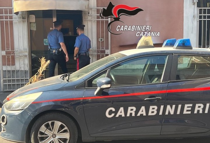 Catania centro storico, controlli dei Carabinieri negli esercizi pubblici