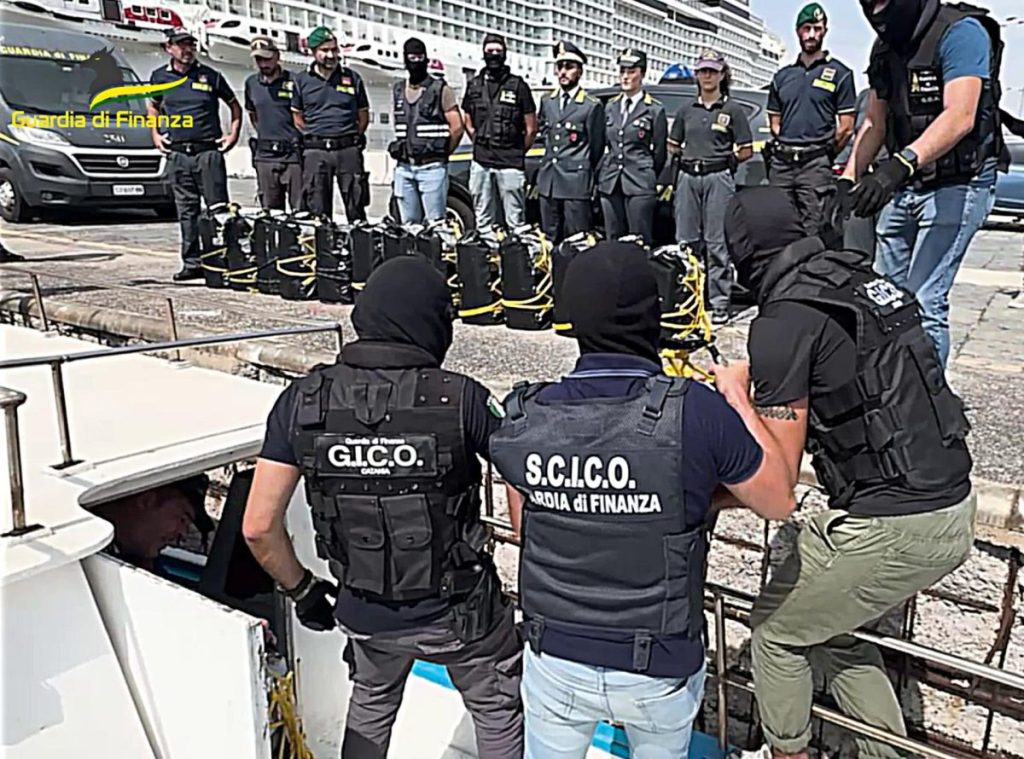 Operazione antidroga Guardia di finanza Catania