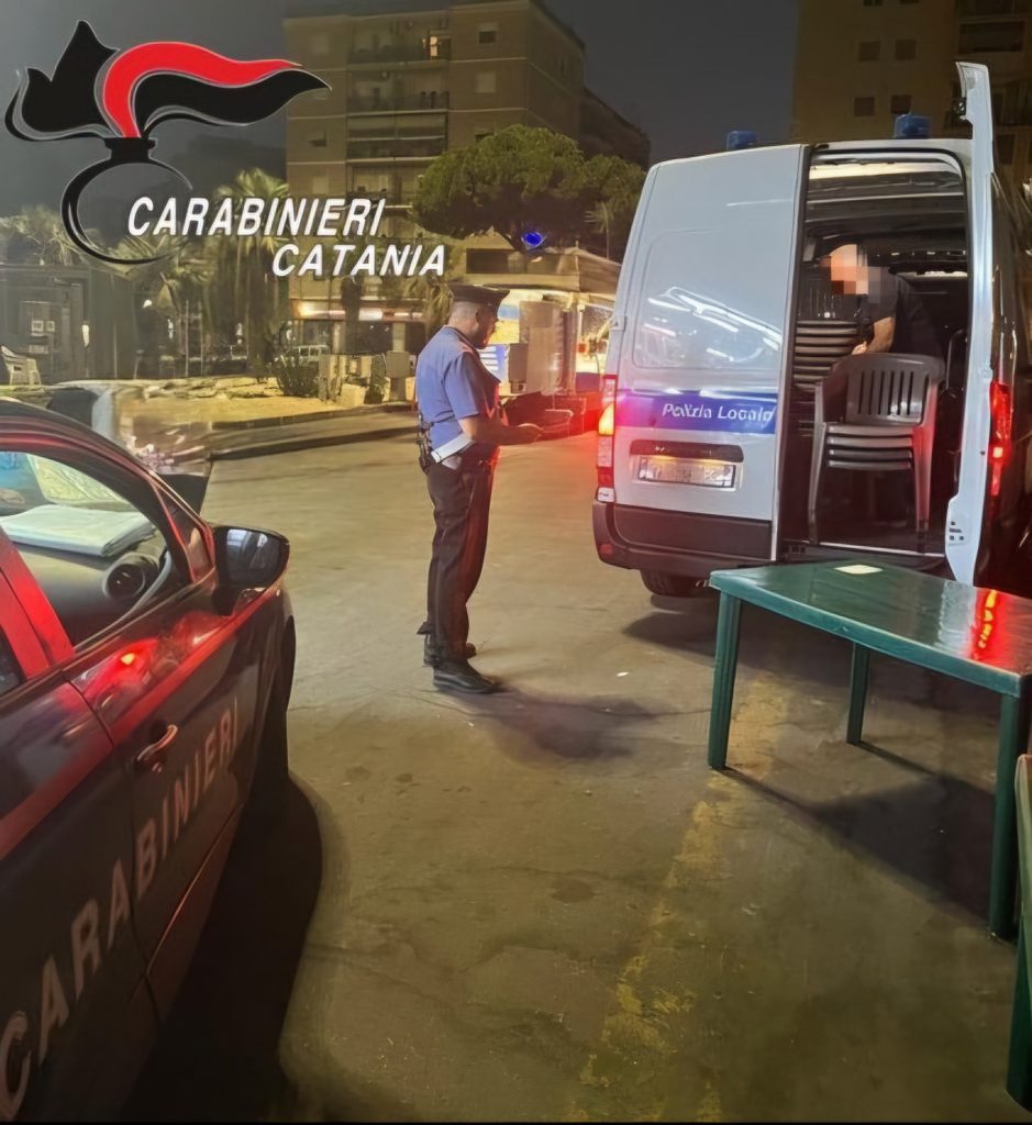 Blitz dei Carabinieri di Catania Piazza Dante e della Polizia locale