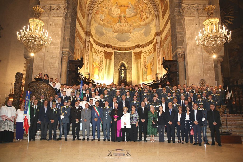 Celebrazione in Duomo di San Matteo, santo patrono della Guardia di finanza, foto di gruppo