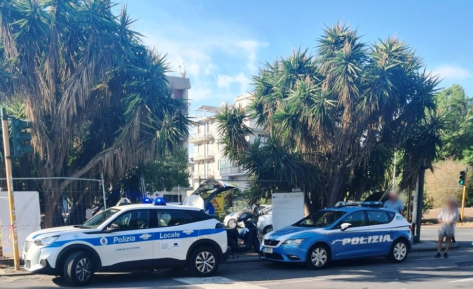 Controlli della Polizia al mercato rionale di Nesima