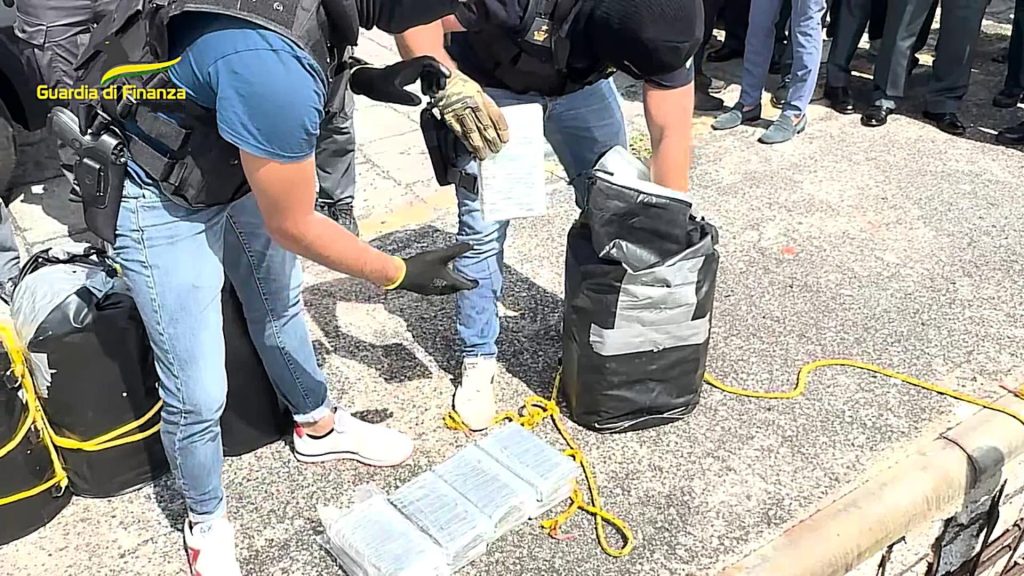 Operazione antidroga Guardia di finanza Catania