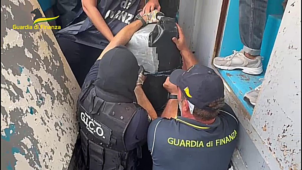 Operazione antidroga Guardia di finanza Catania