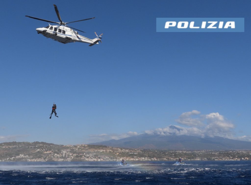 Polizia, elicottero, esercitazione