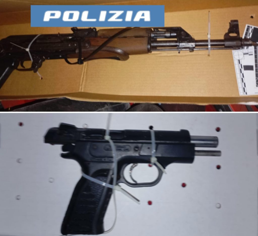 Kalashnikov e pistola calibro 9x21 con matricola abrasa ritrovati dalla Polizia