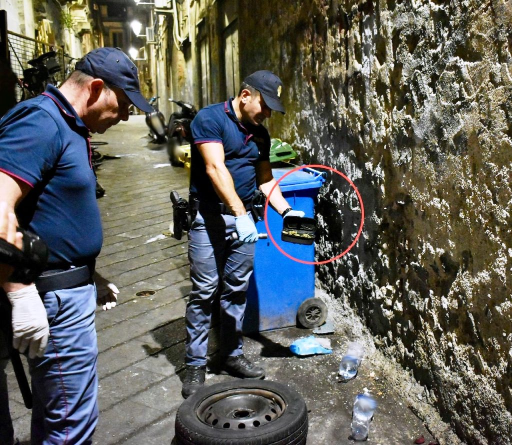 Polizia a caccia di droga a San Berillo