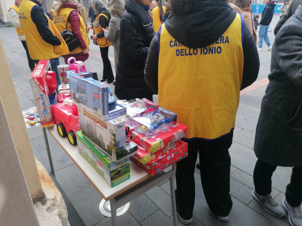 Consiglio comunale, festa della Befana con i Lions nel palazzo della Cultura