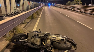 Si schianta con lo scooter contro il guard rail: morto 35enne